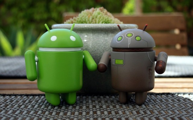 android-couple-logo