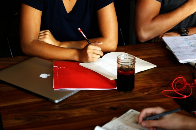 coffee-workspace-group-work